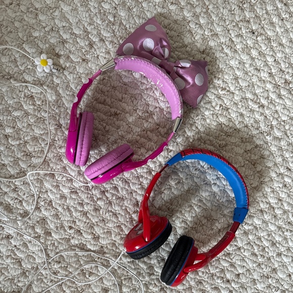 Adjustable Kids Headphones - Picture 1 of 7